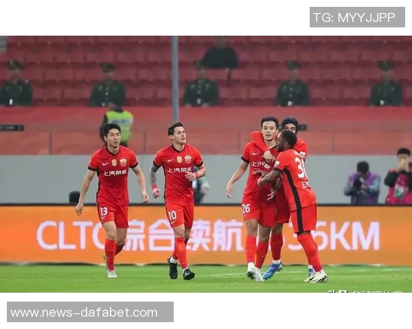 中超激战正酣海港领先蓉城申花紧追不舍积分榜竞争白热化