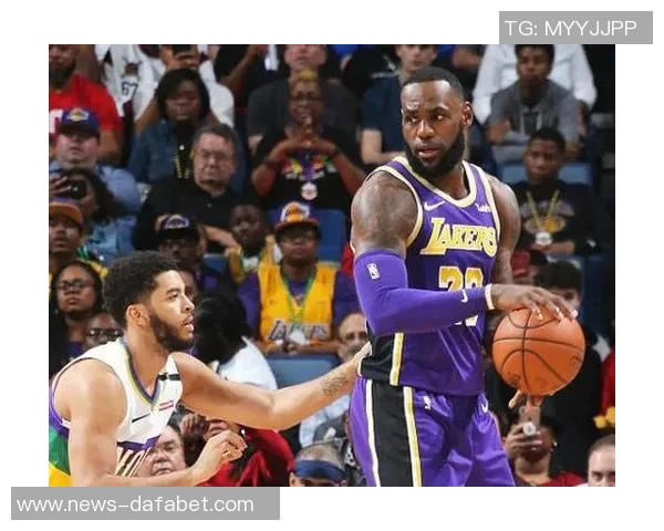 詹姆斯密切关注湖人动态路威建议他全力以赴争夺冠军 詹姆斯密切关注湖人动态路威建议他全力以赴争夺冠军