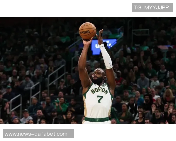 杰伦布朗称赞米诺特表现出色期待其在稳定性上持续进步 杰伦布朗称赞米诺特表现出色期待其在稳定性上持续进步