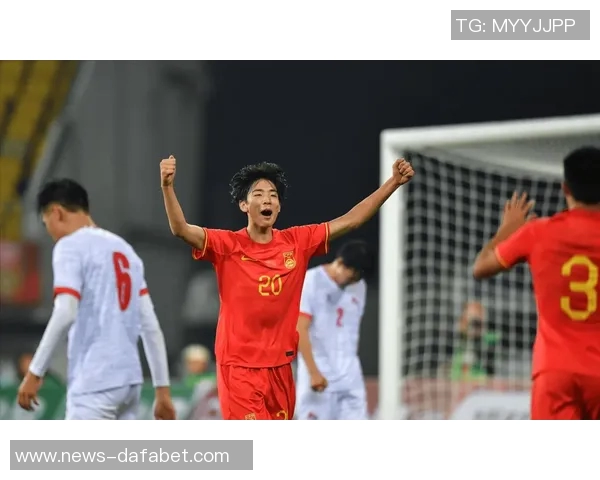 热议汪士钦直红事件:球场上脑残式申请红牌的背后原因分析 热议汪士钦直红事件:球场上脑残式申请红牌的背后原因分析