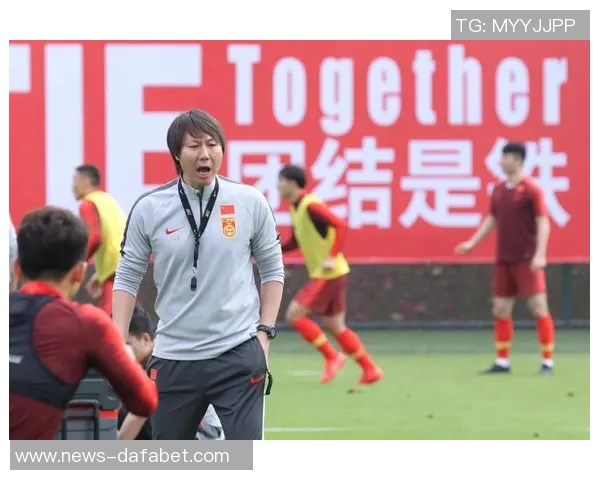 戴奇强调球队凝聚力源于拼搏精神与工作态度而非单纯天赋